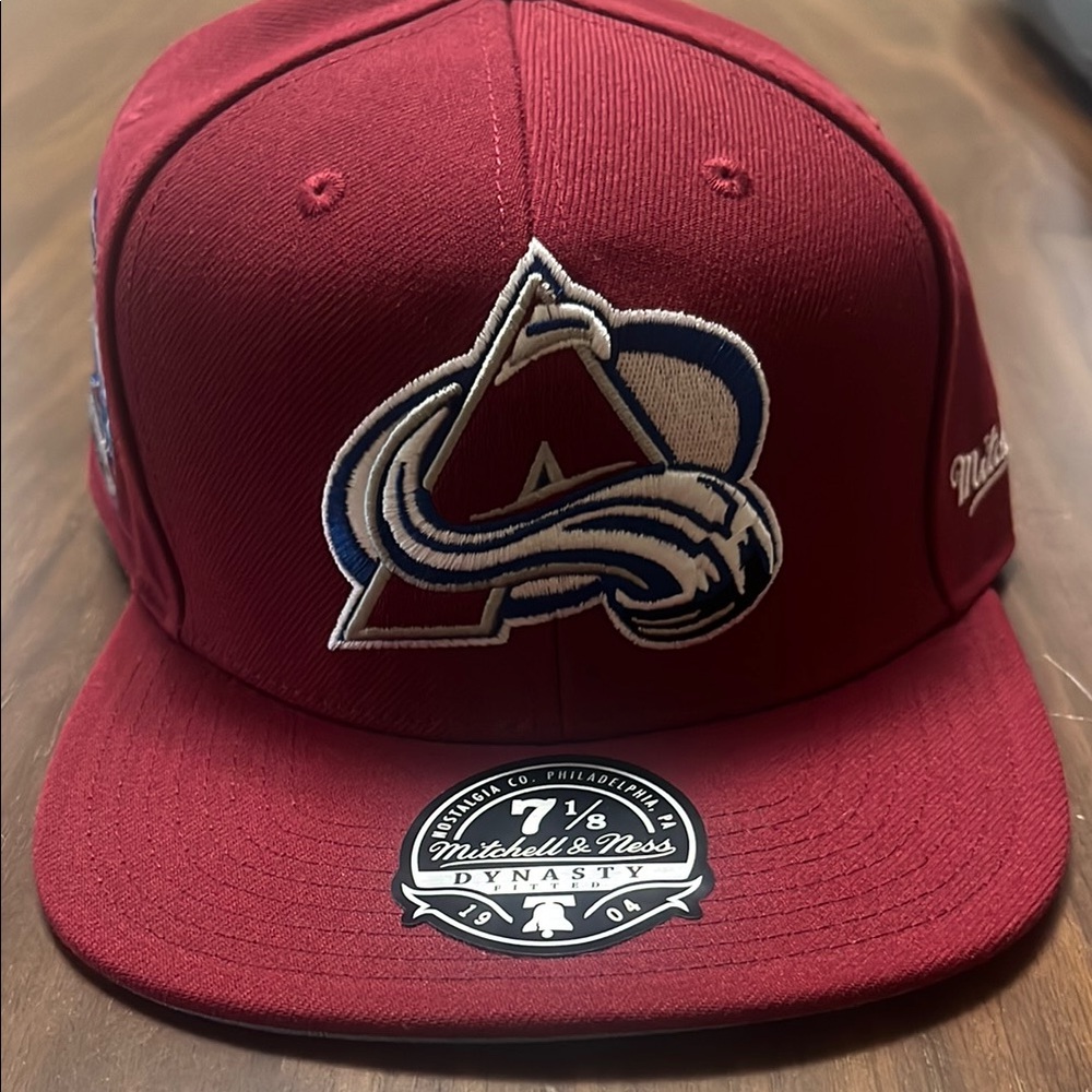Mitchell & Ness Burgundy Cap with Embroidered Logo Colorado Avalanche